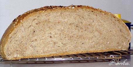 79-1. Chléb se špaldovými vločkami.jpg