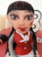 80-1.-dort-monster-high---draculaura.jpg