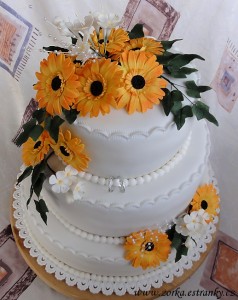 75.-svatebni-dort-s-gerberami.jpg