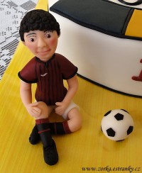 62-1.-dort-znak-sparty-s-fotbalistou.jpg